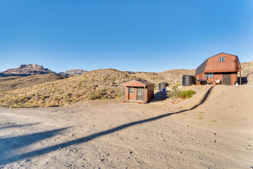 Oatman Studio w/ Fire Pit Near Bullhead City!