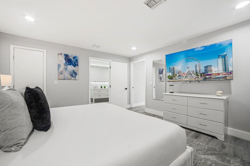 Spacious 6BR Beach Getaway w/ Heated Pool
