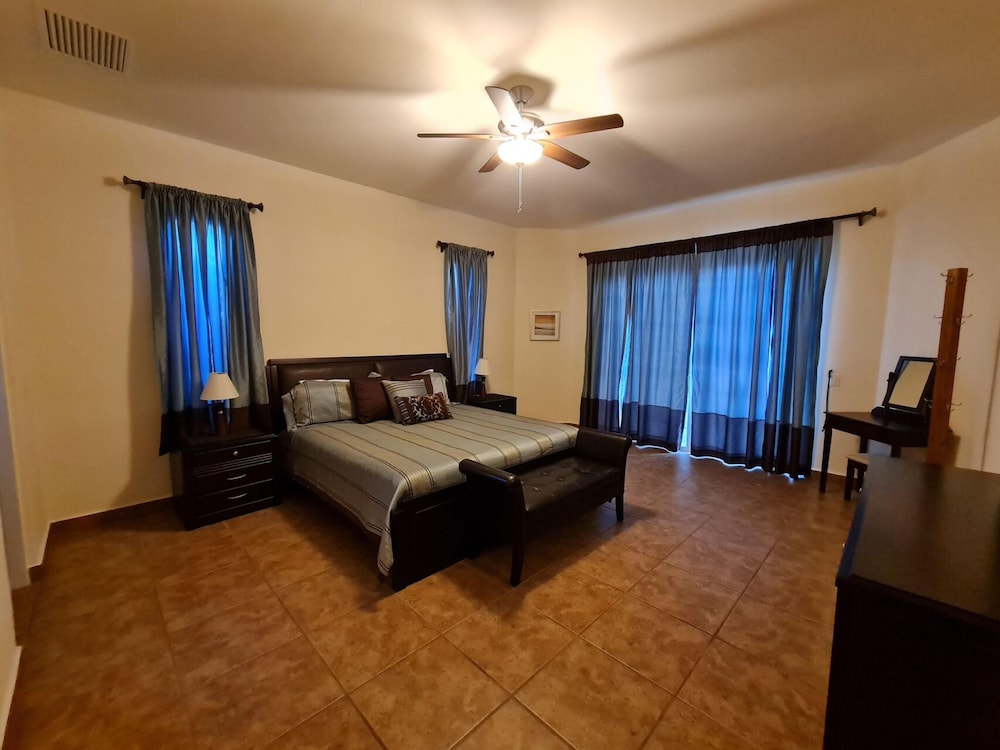 Paraiso Del Mar Resort V68 3 Bed by Casago