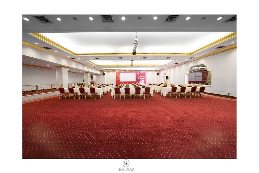Ege Palas İş Oteli - Image 27