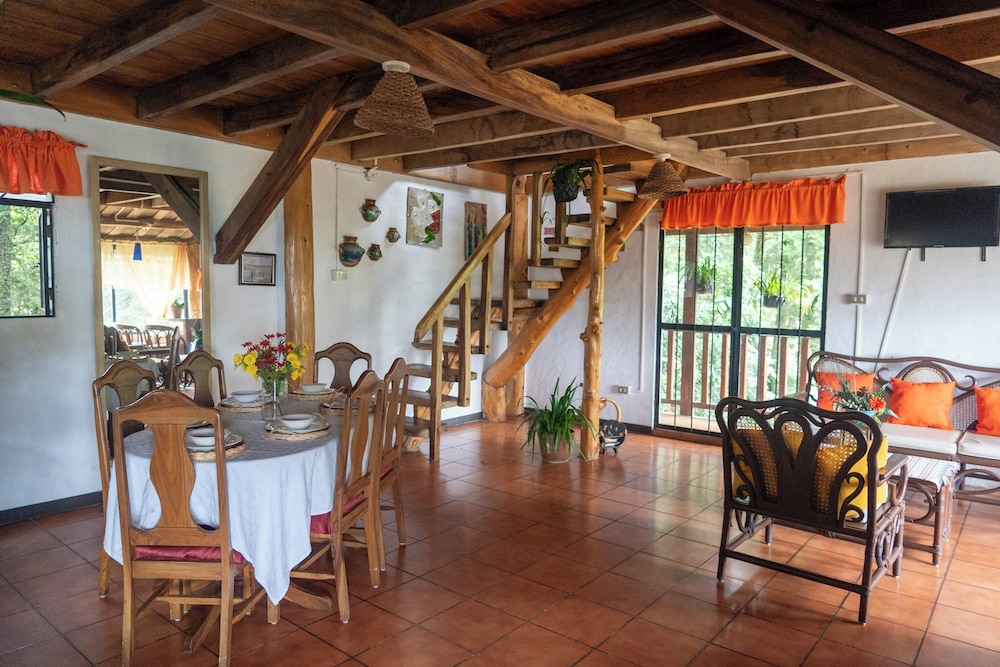 Los Naranjos Town Houses