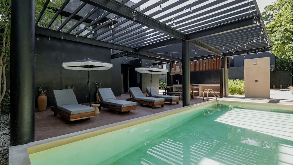 Amazing 3-story Townhouse With Pool in Aldea Zama