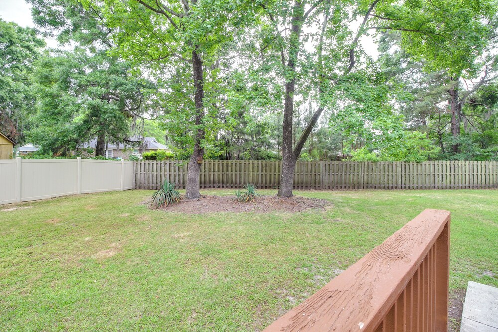 Deck & Yard: Savannah Area Retreat!