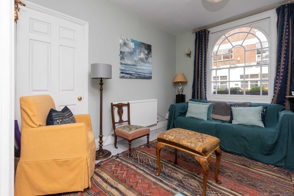 Charming 2BD Georgian Town House - Camden Town
