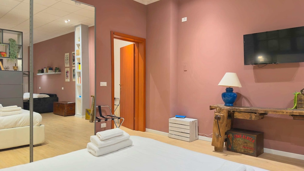 Loft Enrico Modern City pad in Historic Bologna
