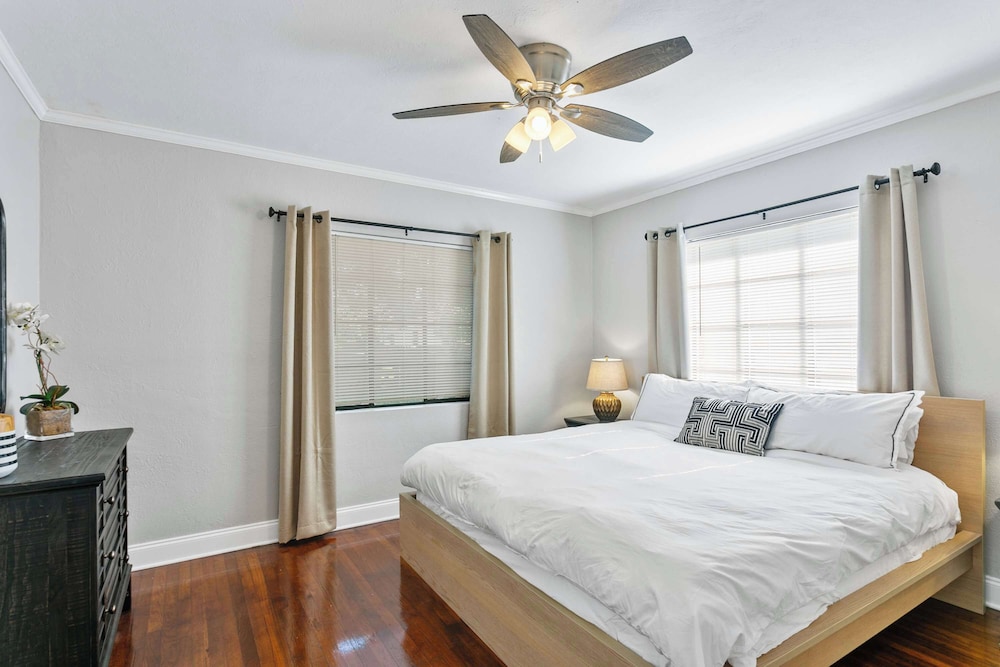 Downtown Escape - For 10
