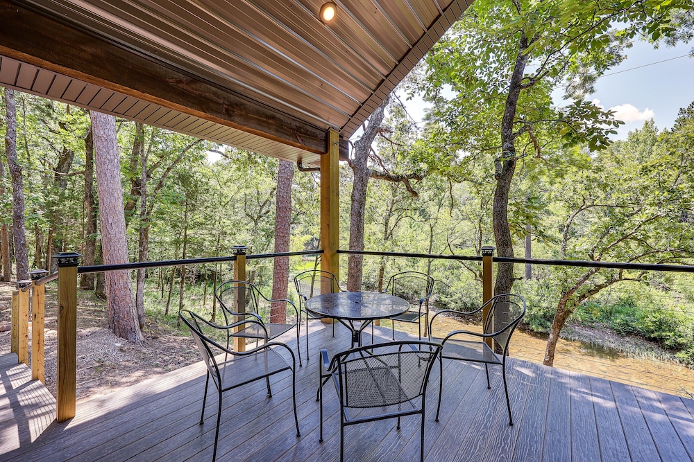 Big Cedar Vacation Rental w/ Deck & Hot Tub! view 2