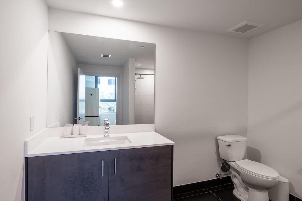 w Spacious Modern 3BR in Wynwood