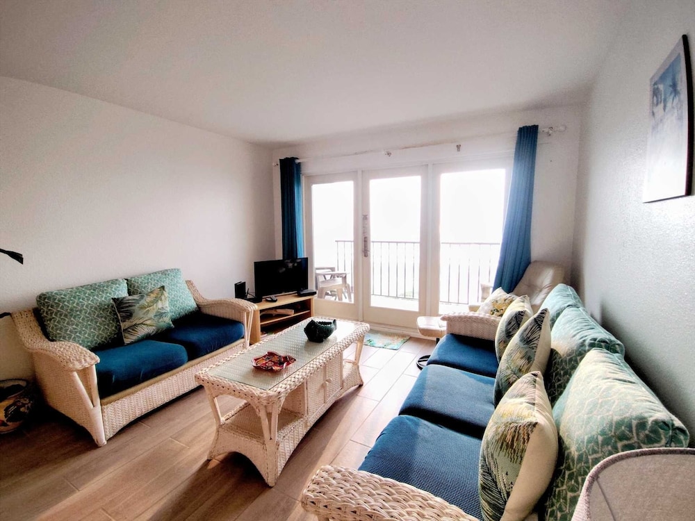 Florence I 305 Minium 1 Bedroom Condo by RedAwning