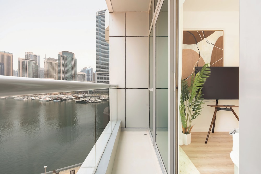 KeyRock Living - Marina Studio Sea View