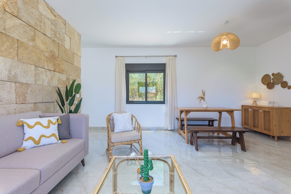 Glow Studios & Apartments in Batroun