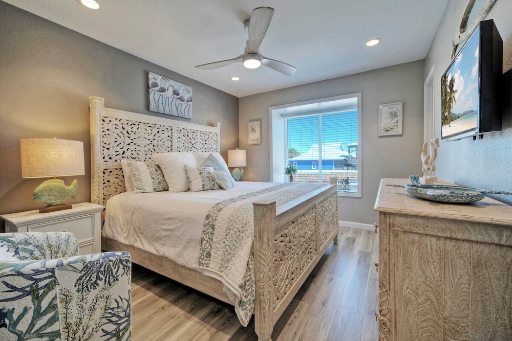 Steps to Sandfest 2 Condos in Beachfront Complex w/ Pool, Pickleball/tennis