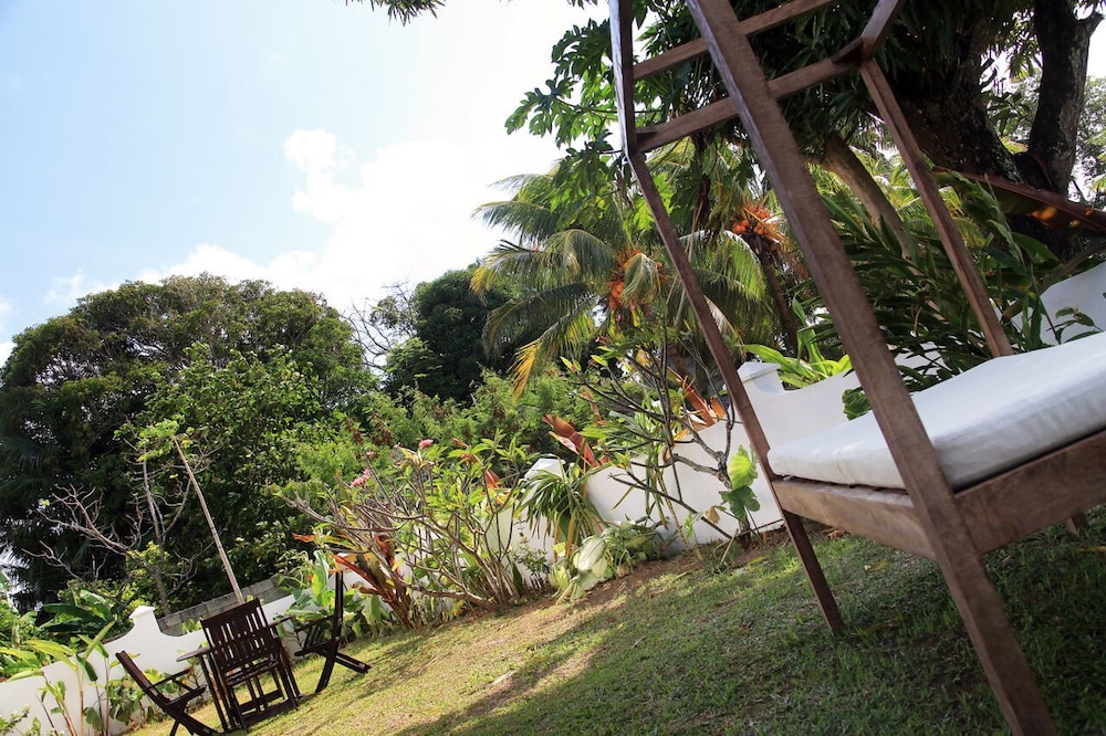 Castaway Lodge
