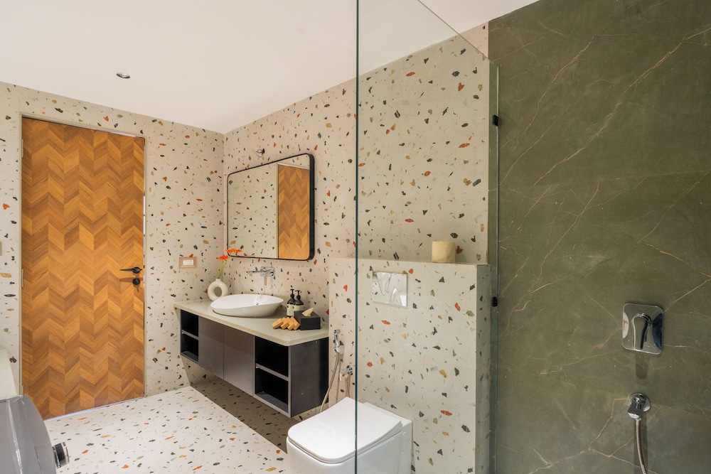ELIVAAS Kamerios Brisa 1BHK with Jacuzzi