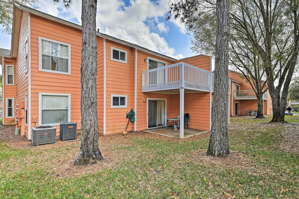 Bright Kissimmee Condo < 6 Mi to Disney World view 5