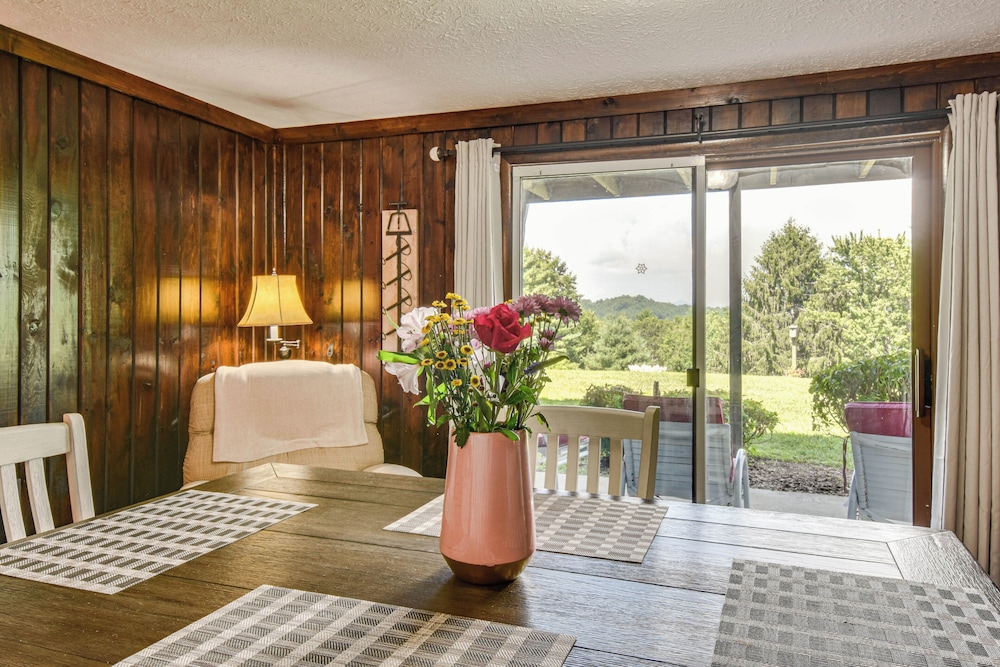 Tee Off in the Mtns: Sky Valley Condo w/ View!