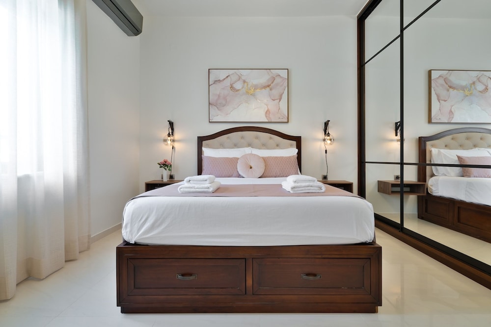 Chania Boutique Villa - Steps From the Beach