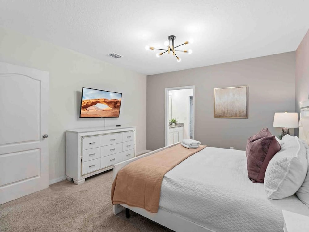 Super Comfy- 7BD 5 5BA Sleep s 22 w Amenities