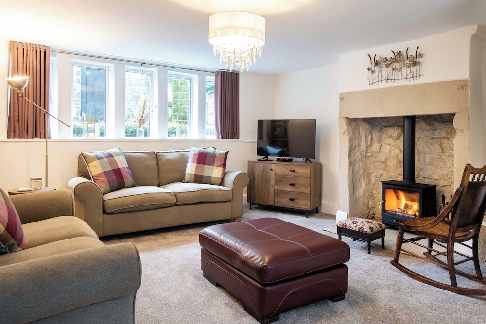 Dovestone Cottage