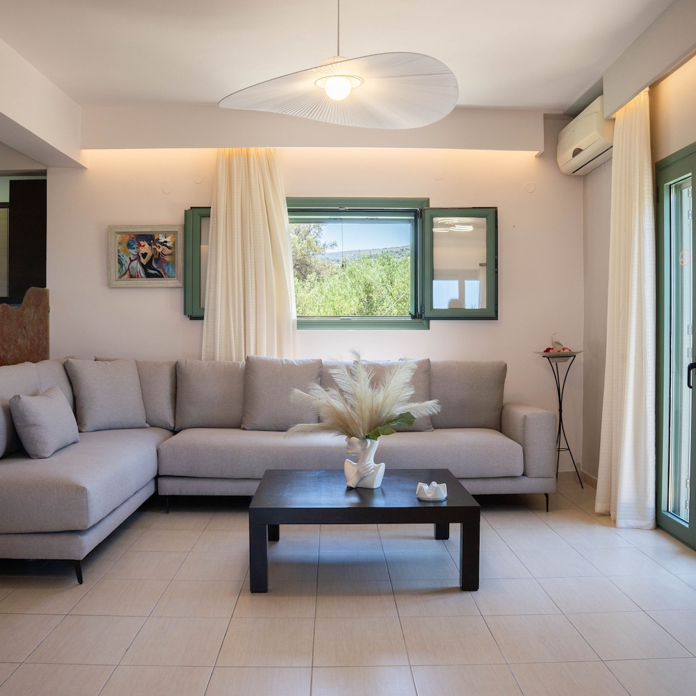 Villa Kyveli in Rethymno view 5
