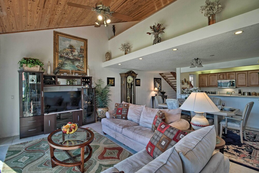 Palm Beach Retreat w/ Pool: 1 Mi to PGA Golf - Property Image 1