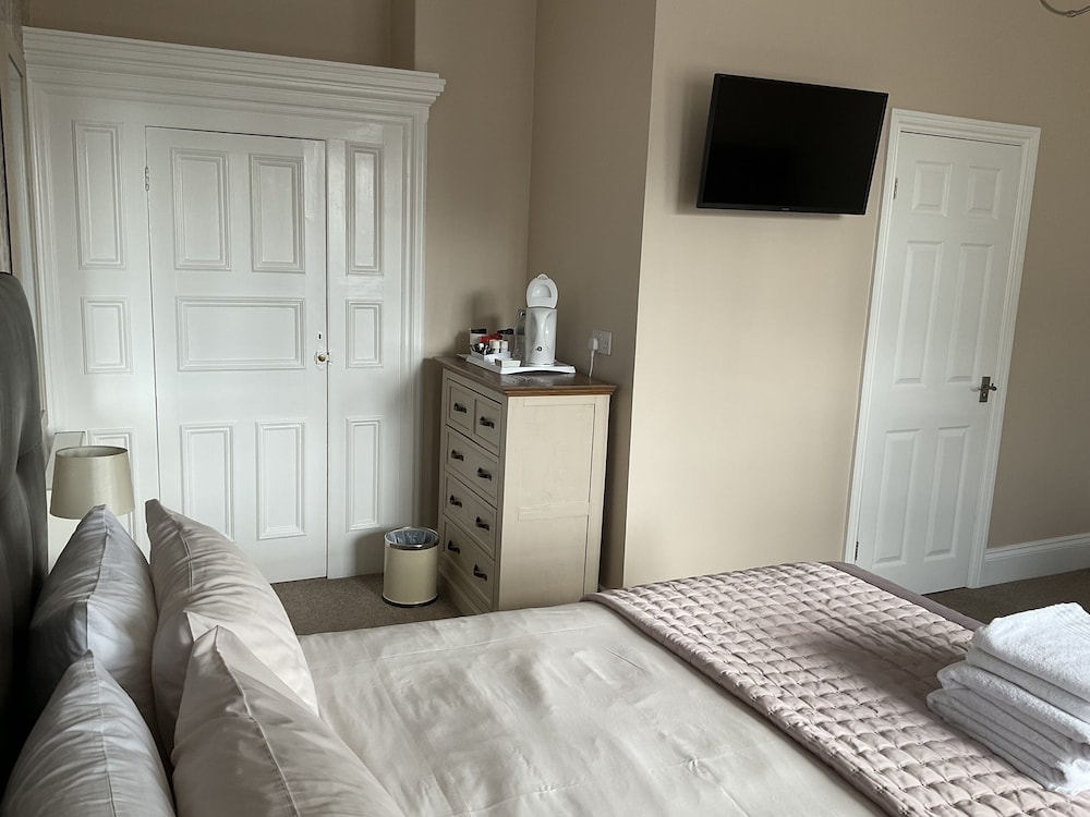 Glenora Guest House