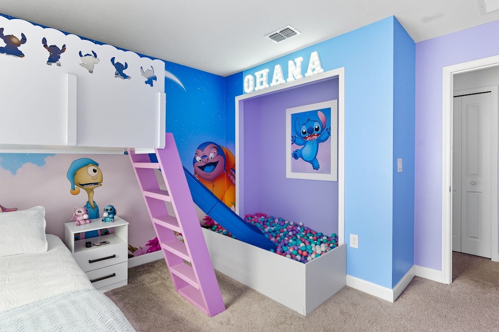 Chic & Fun Family Stay 10 Mins to Disney