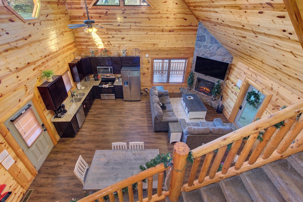 Chilling Bear Lodge