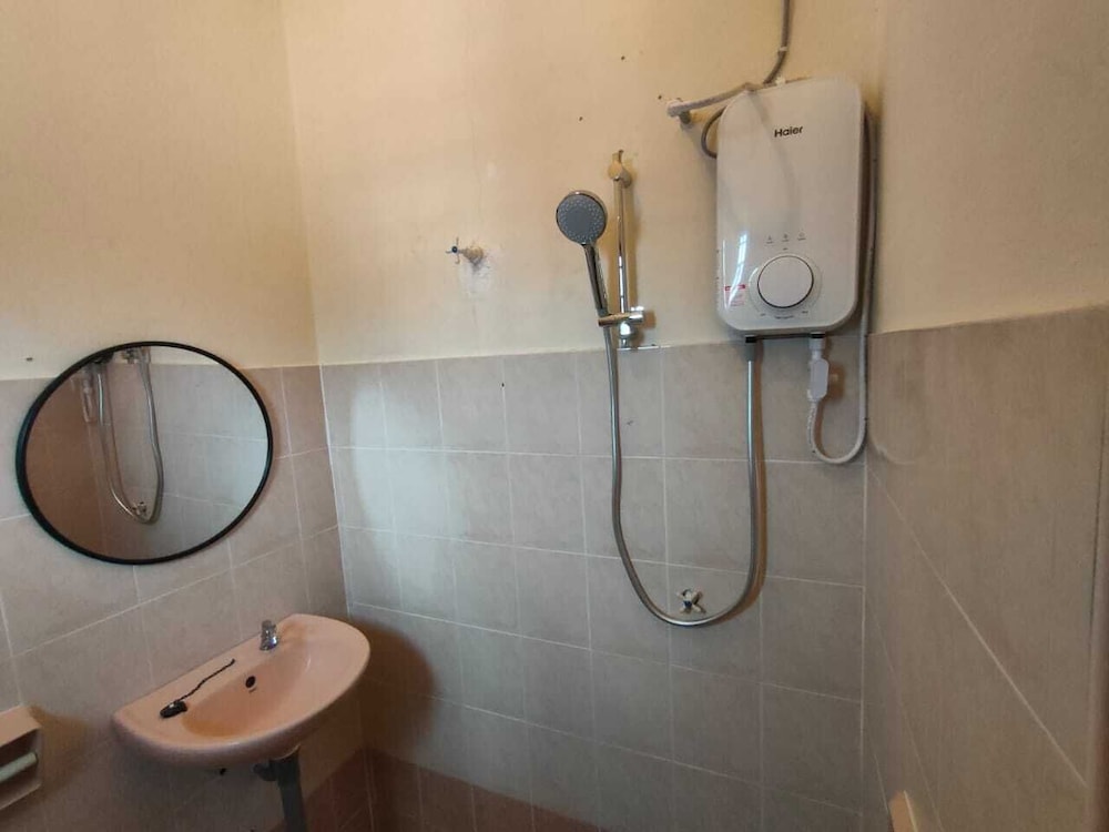 Jess Oasis Stay Tambun