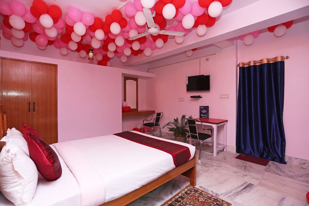 OYO 10994 Hotel Luxury INN - Property Image 3