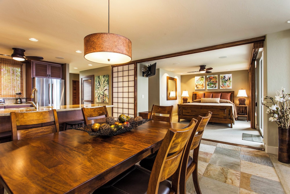 Exquisite Oceanfront Beautifully Upgraded Corner Unit - Vrkcv