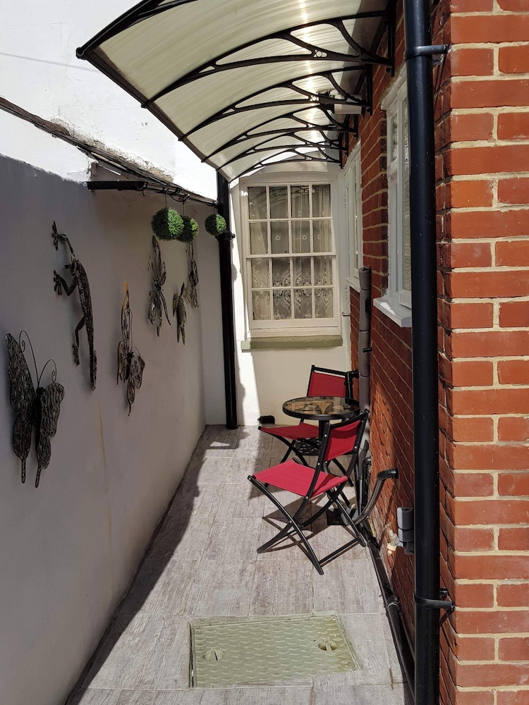 Canterbury - Sleeps 7 - Pet-friendly With Garden