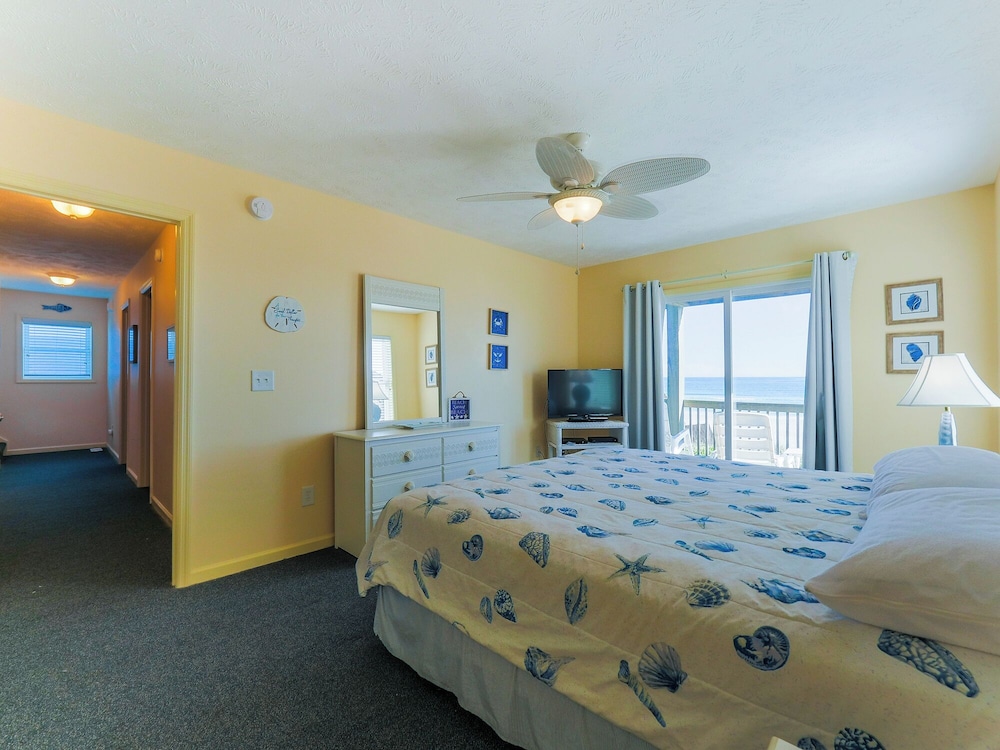 Twin Palms by Topsail Realty