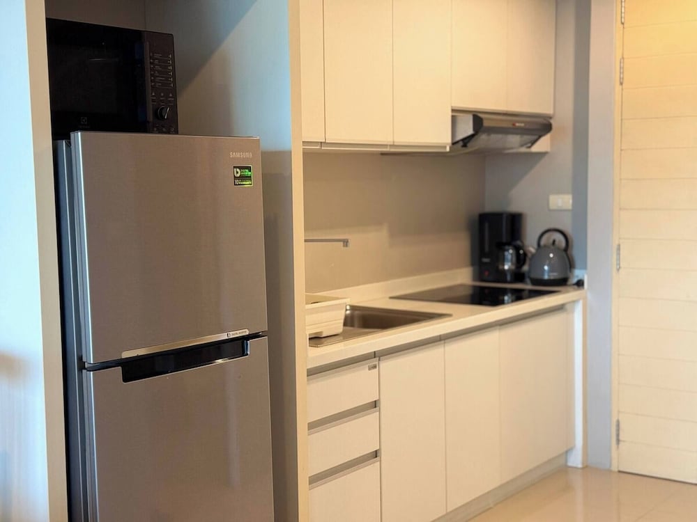2BR Apartment Pool Gym 1km to Karon Beach