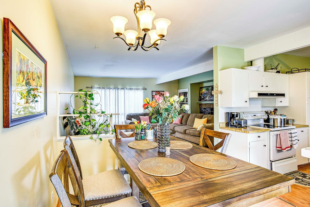Seatac Home w/ Patio & Grill - 3 Mi to Airport!