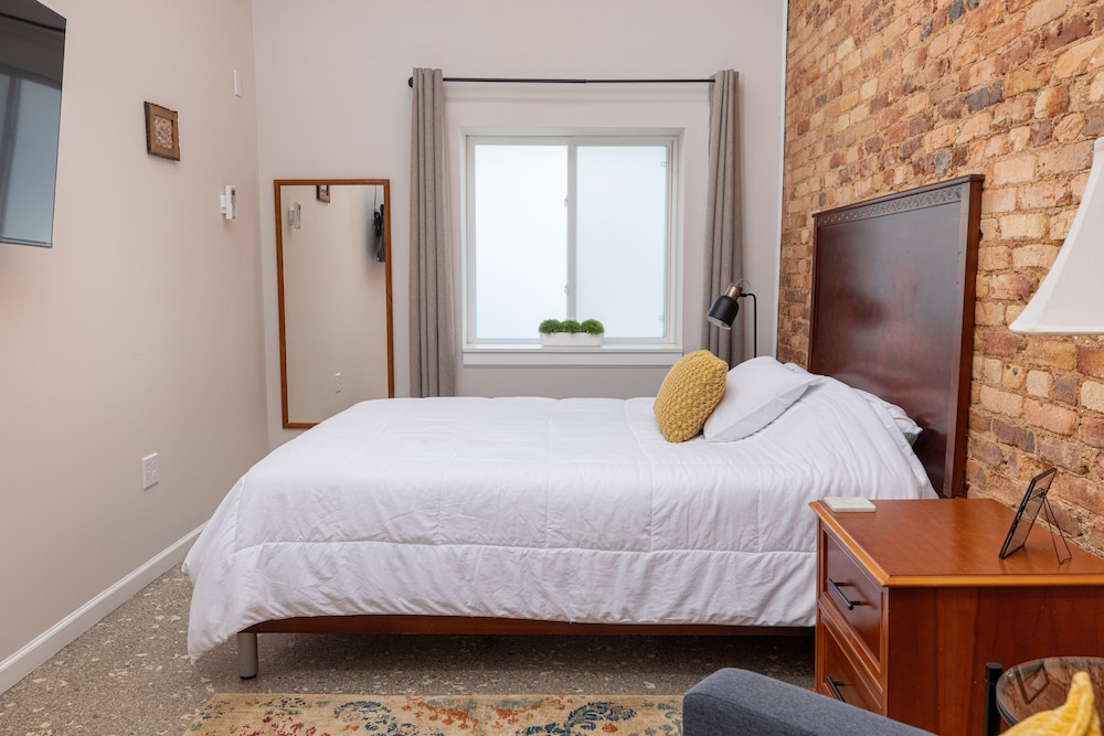 Hartwell Suites - Property Image 40