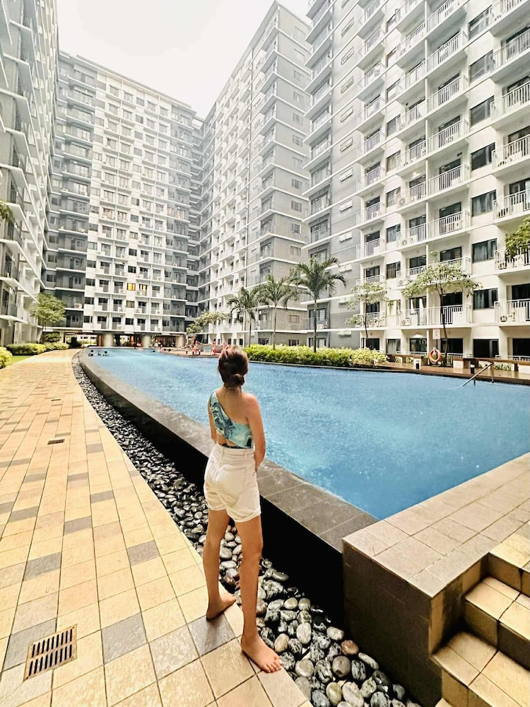 CONDO NEXT DOOR PH