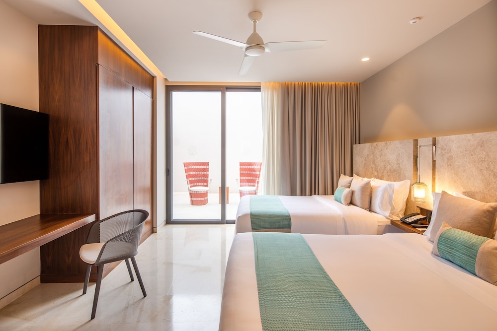 The Club at Solaz, Luxury Villas