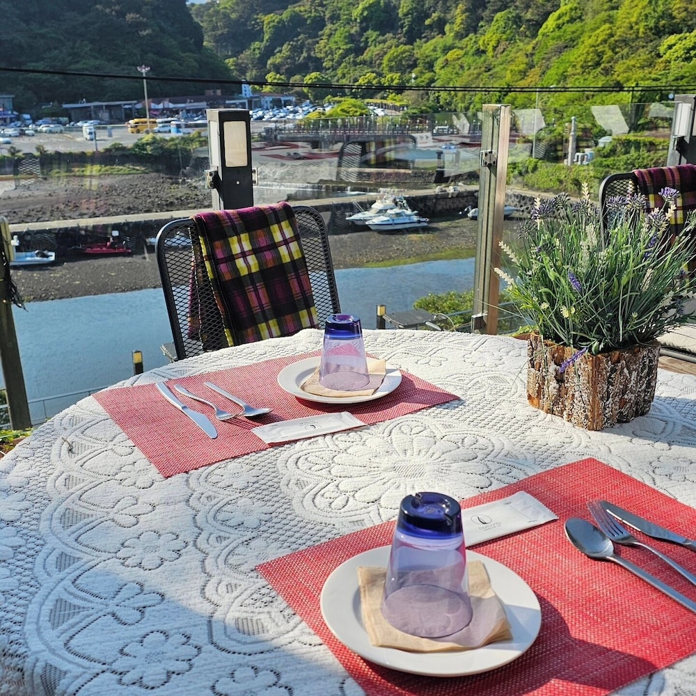 Cheonjiyeon Crystal Hotel 51