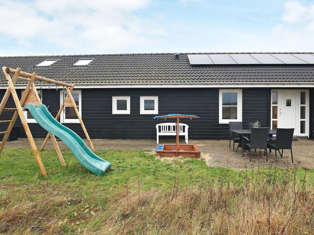 10 Person Holiday Home in Lokken view 4