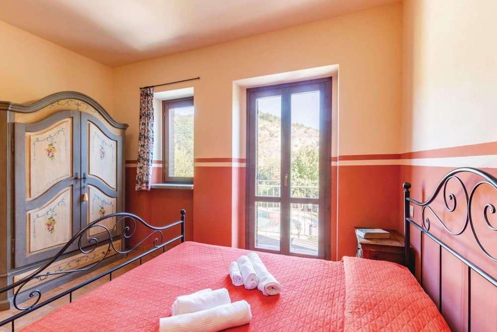 Apartment in Marche Near Urbino and Pool