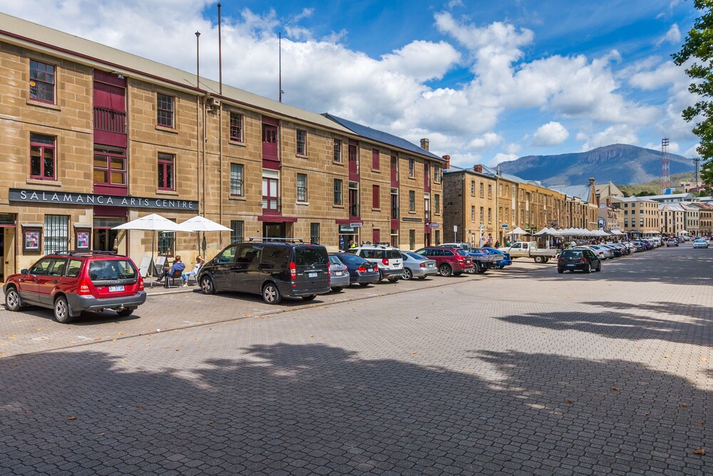 Hotel Jenatt Apartments Salamanca - Image 1