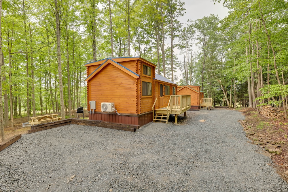 Stunning Mtn Views: Middlebury Center Retreat! view 2