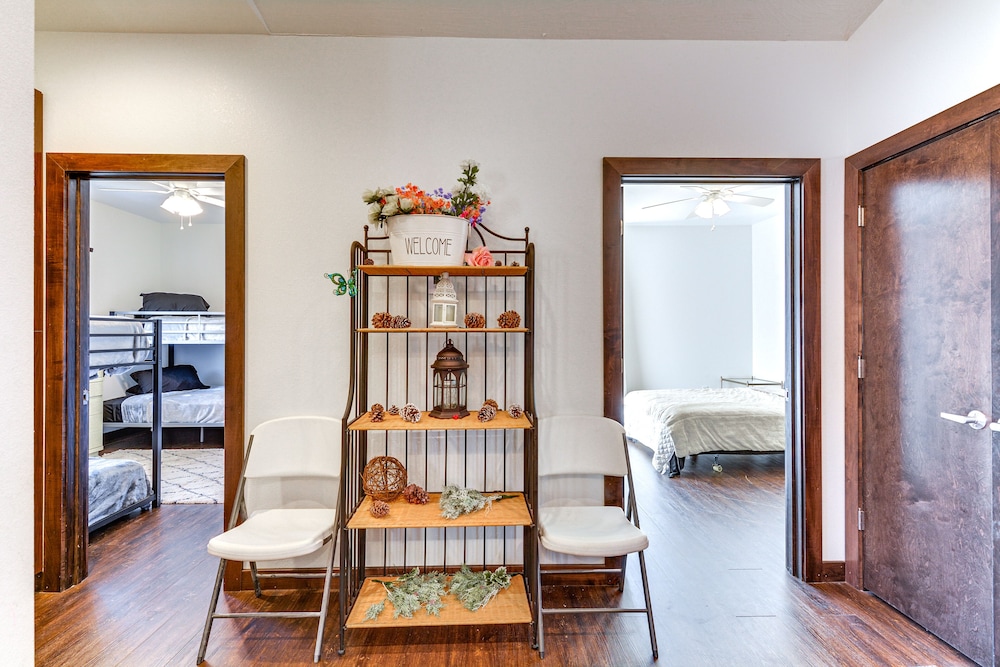 Marionville Cottage on 70 Acres w/ Recreation Room view 2