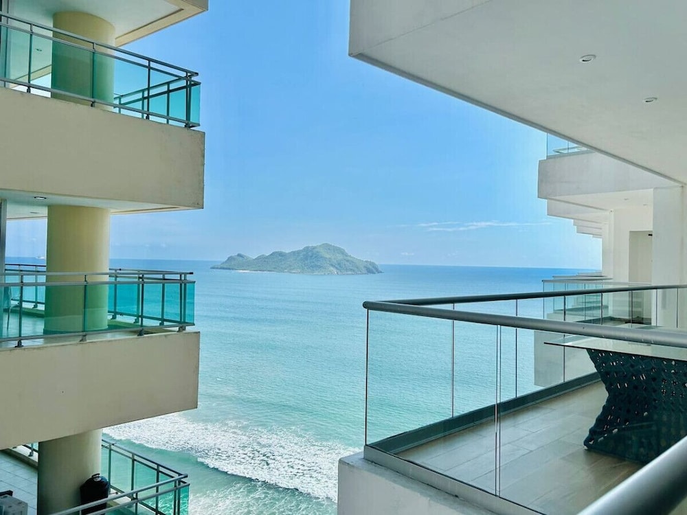 Torre Eleve Apartments