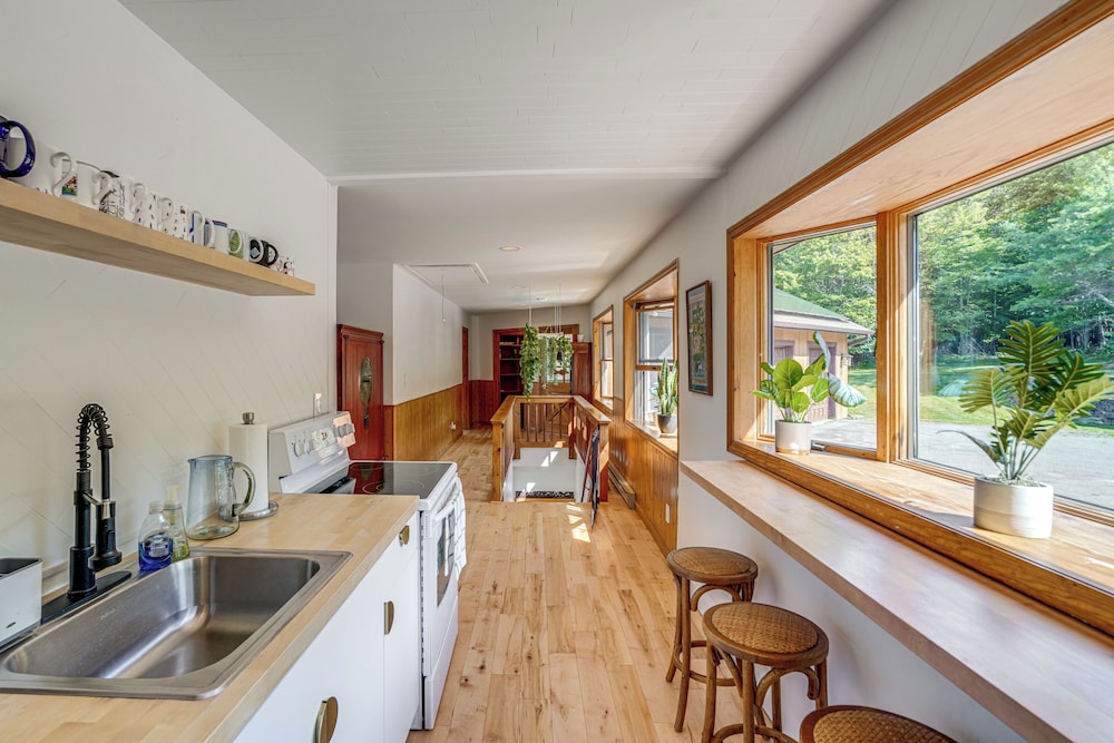 3 Mi Windham Mtn Club: Family Home w/ Yard