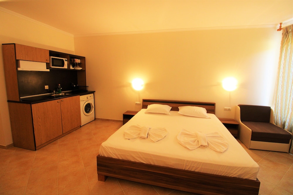 Menada Negresco Apartments view 5