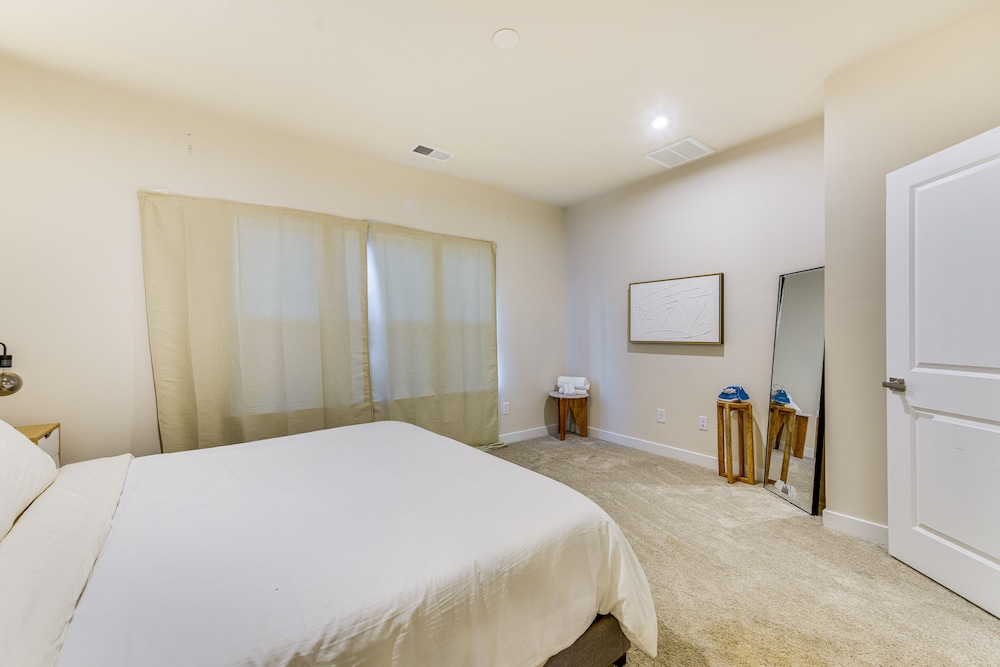 Updated Charlotte Vacation Rental 4 Mi to Downtown view 3