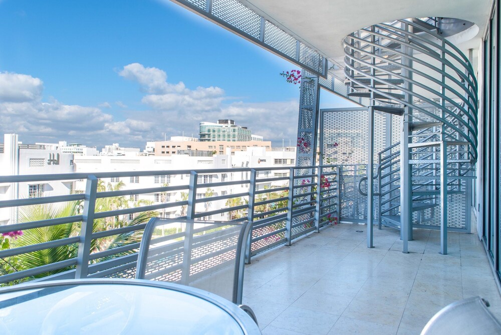 Penthouse De Soleil South Beach - On Ocean Drive Miami Beach Studio Bedroom Condo by RedAwning