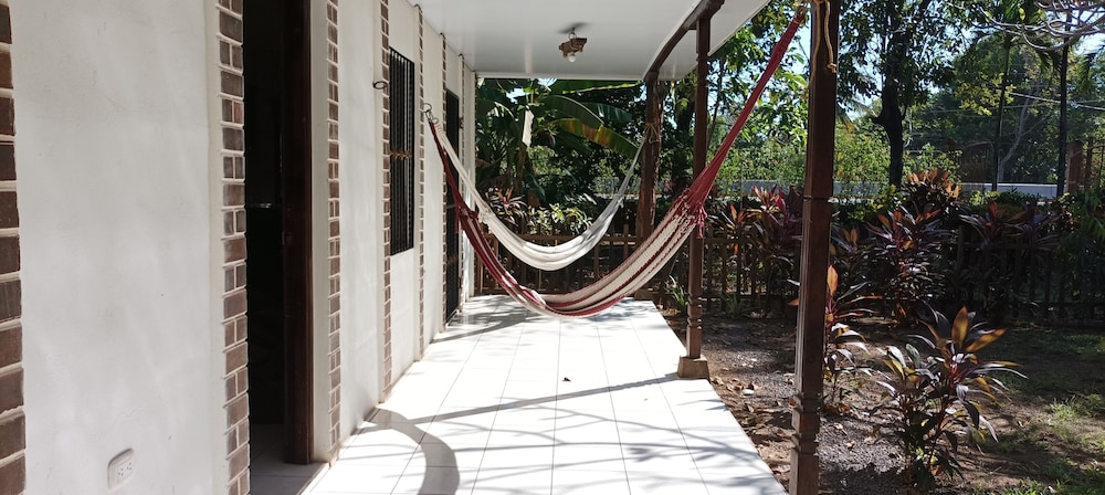 Family House, 2 Bedrooms, Garden View, Courtyard Area Chinandega